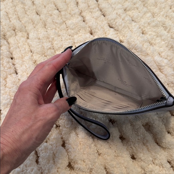 KATE SPADE Leila Medium Blue Leather Wristlet - Picture 6 of 12